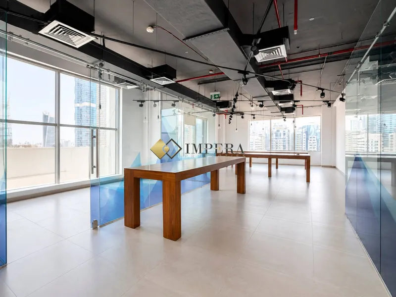 Fitted · Media City · DED License · Next To Metro