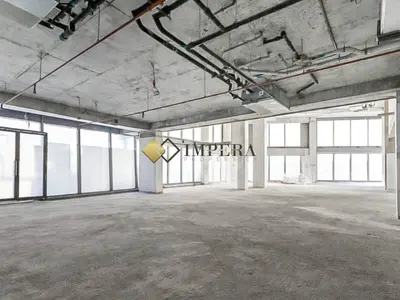 SHOWROOM | HIGH CEILING | HIGH VISIBILITY